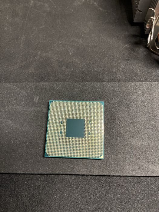 Процесор AMD Ryzen 3 1200 + Кулер Deepcool GAMMAXX 300 іделаний стан