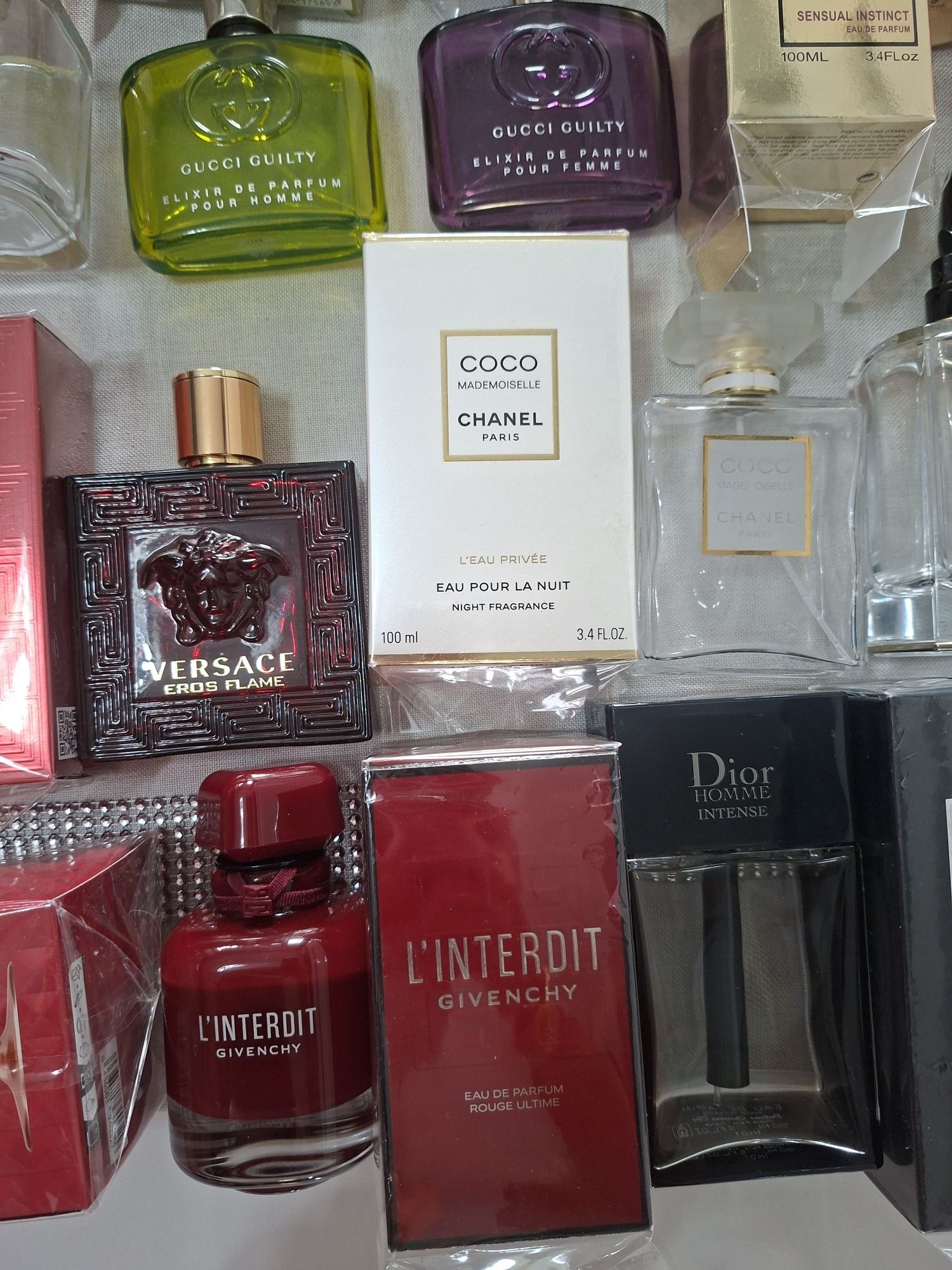 24 szt flakonów po perfumach