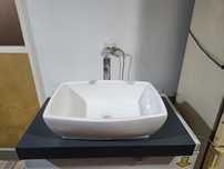 Lavatorio de WC com movel e torneira