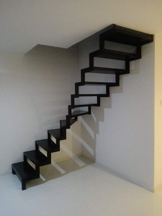 Schody stalowe zabiegowe wewnętrzne