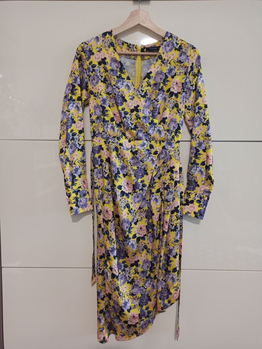 Piękna elegancka sukienka Reserved 34 w kwiaty