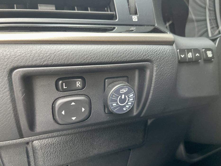 Лексус ес 350 2014 року