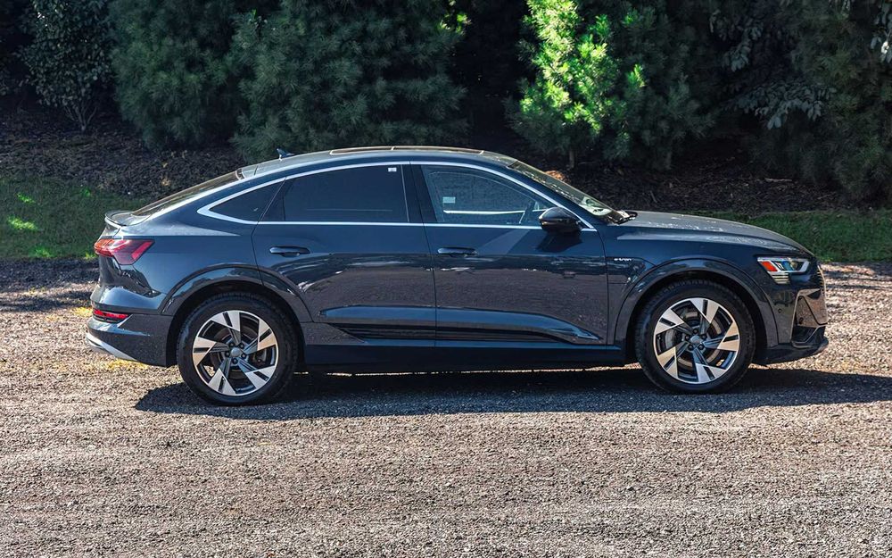 Audi E-Tron Sportback      2021