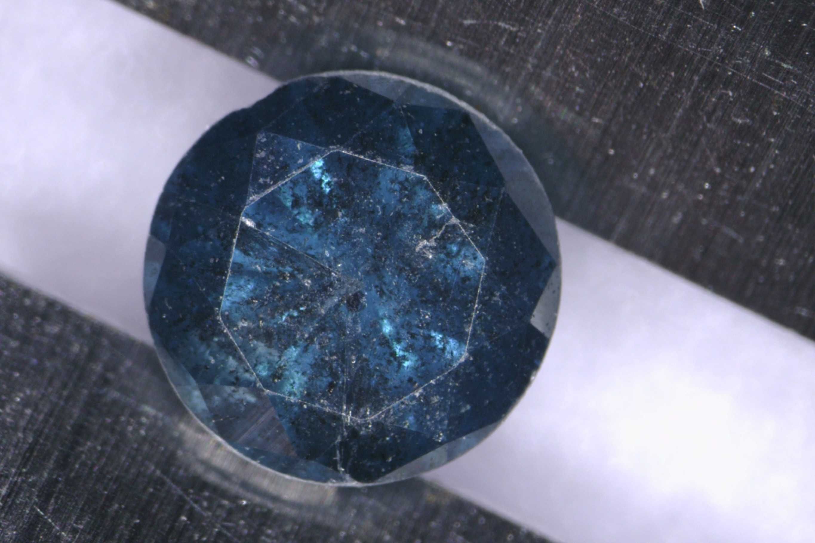 Diament 0.16ct Niebieski Brylant I3
