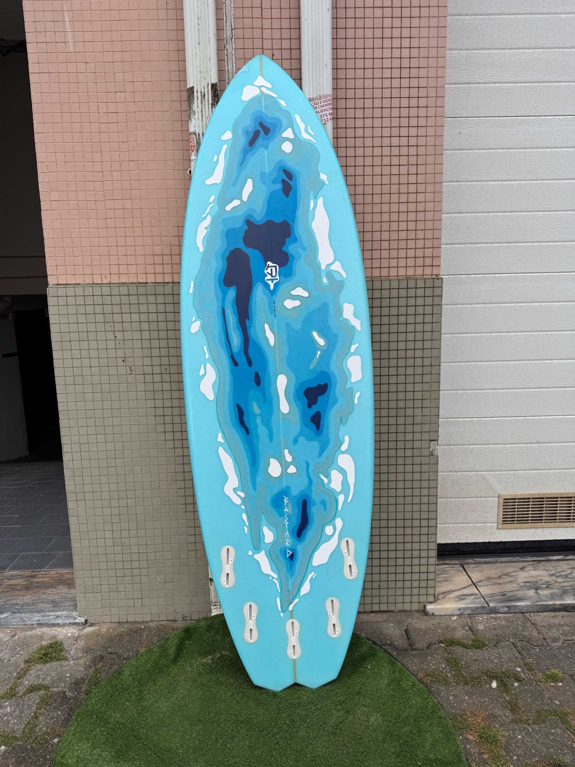 Prancha de Surf Shortboard 5'8" – 33L – Quase Nova