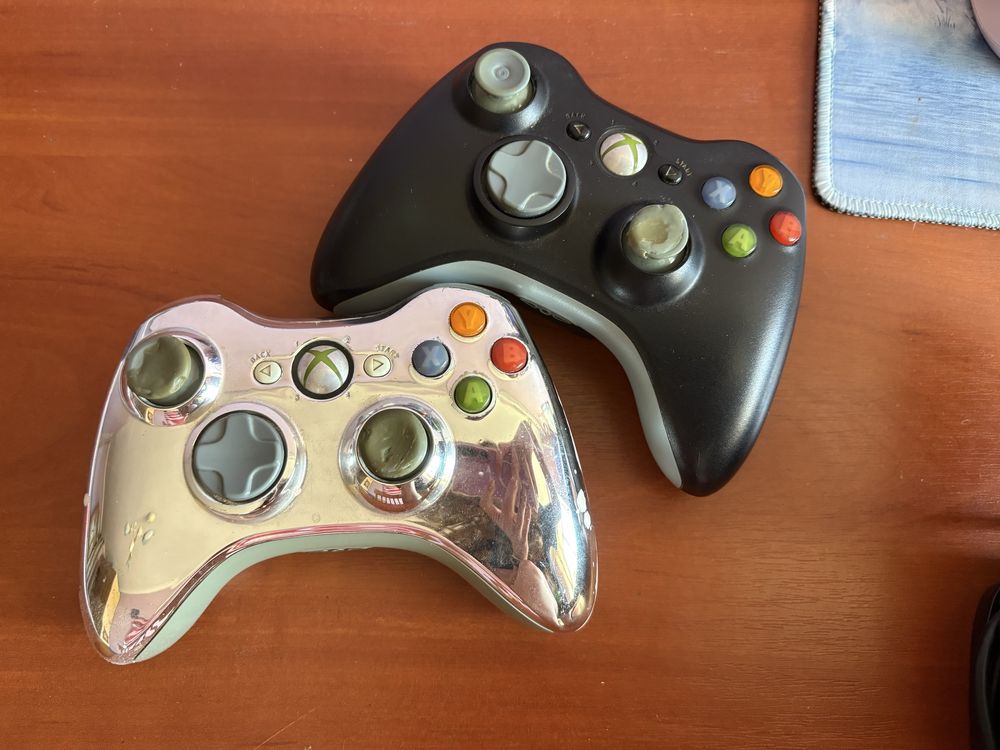 Xbox 360 + Kinect + кермо + 2 геймпади