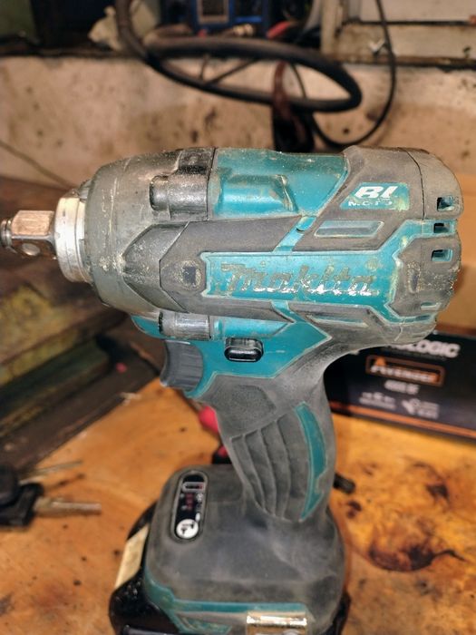 Klucz udarowy Makita dtw 285 uszkodzony