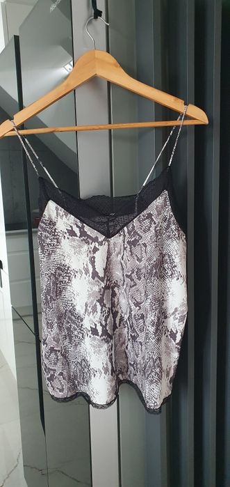 Bluzka na ramiaczkach Stradivarius nowa L