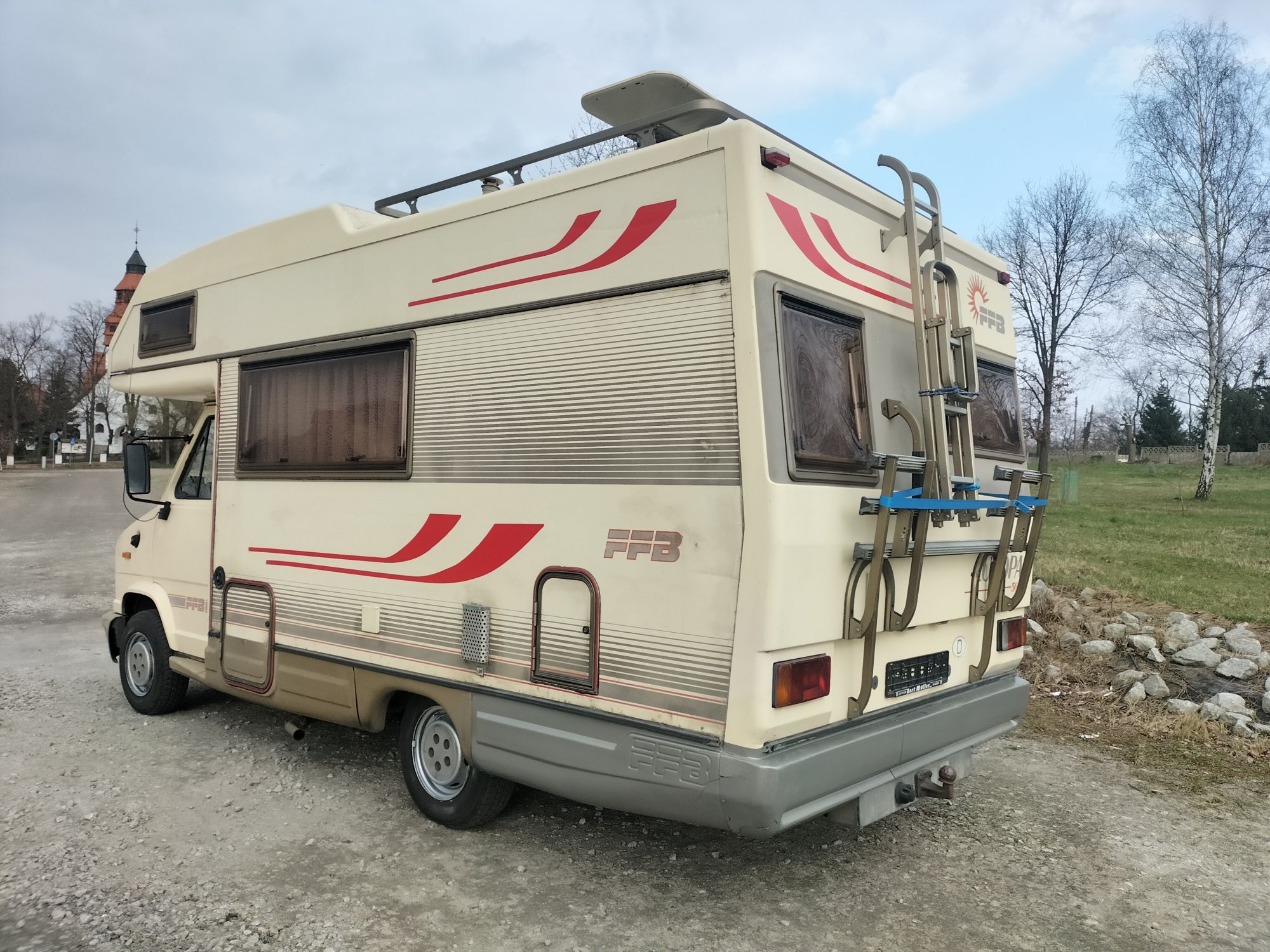 Peugeot J5 camper 2.5 diesel -75PS,4-osobowy,woda,WC,markiza,gaz.