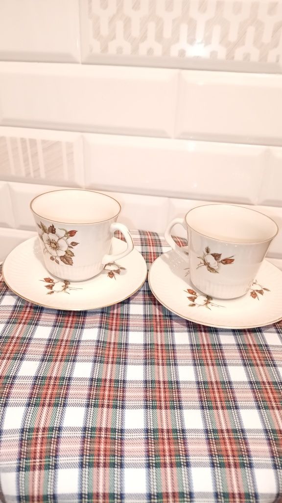 Dwie filiżanki z talerzykami Iga Emka porcelit Pruszków prl