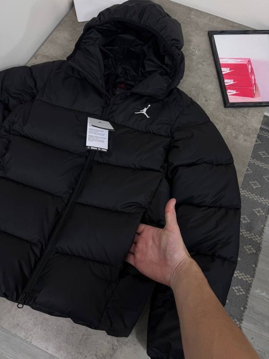 Пуховик jordan  з вишитим логттипом