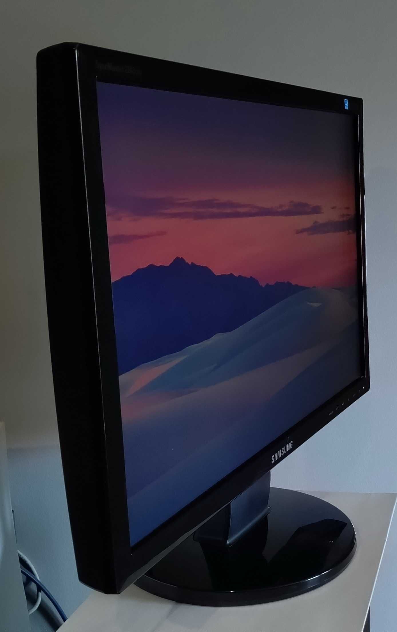 Monitor SAMSUNG 2243LNX  22cale 1680x1050