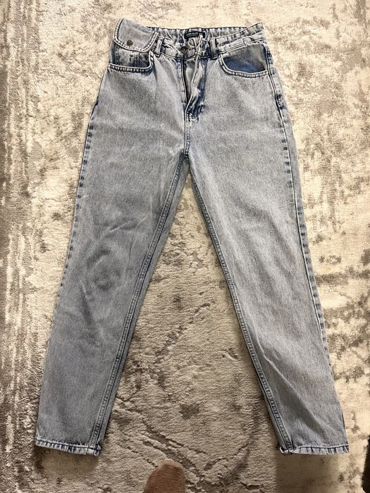 світлі мом джинси