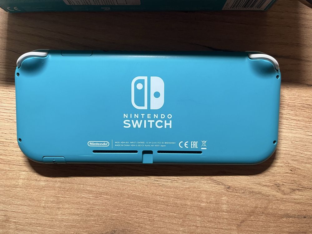 Nintendo Switch Lite + case
