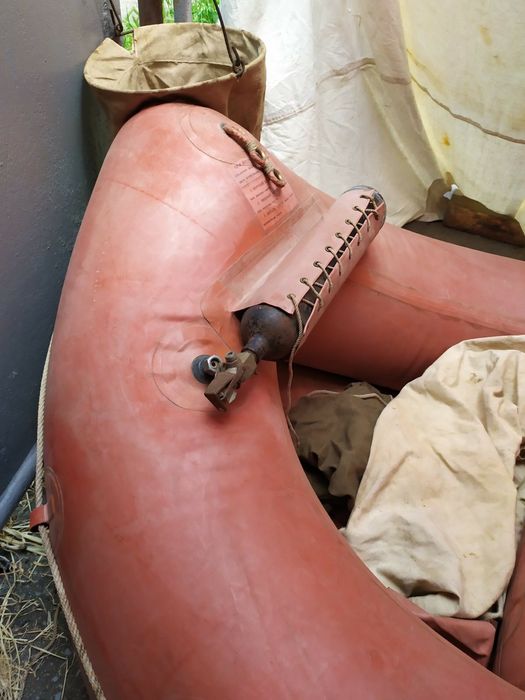 Спастельная лодка плот ссср самолета