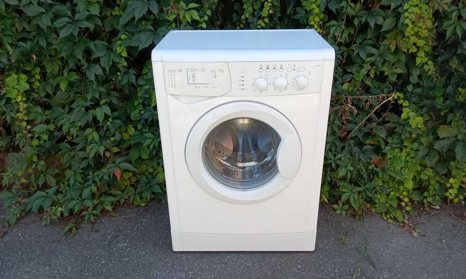 До 5000 гривень.стиральная машинка Indesit WISL 85 доставка гарантия