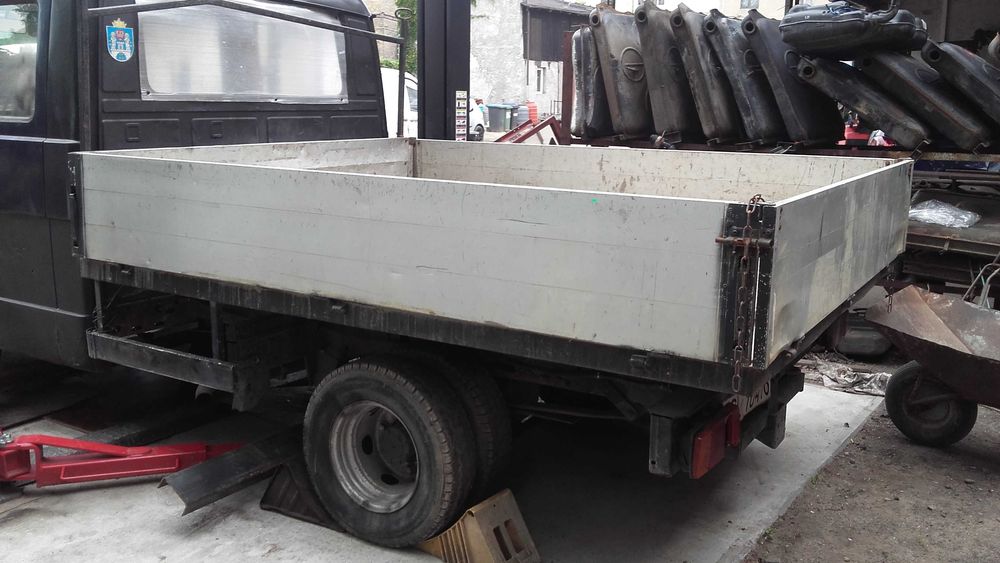 Skrzynia ładunkowa Paka 2,7 x 2,1 x 0,4 burty aluminiowe