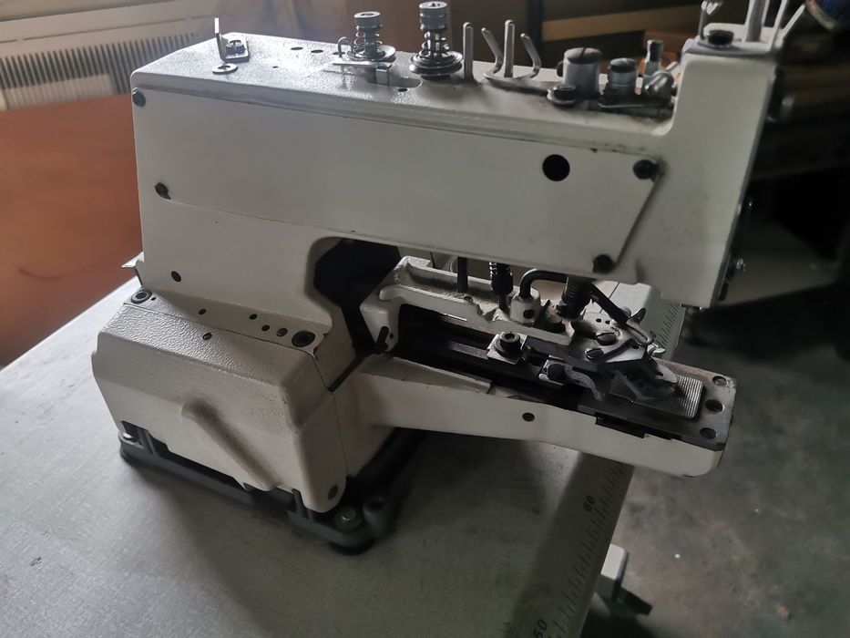 Máquina de pregar botões