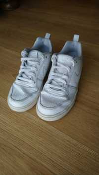 Białe buty sportowe nike court borough low