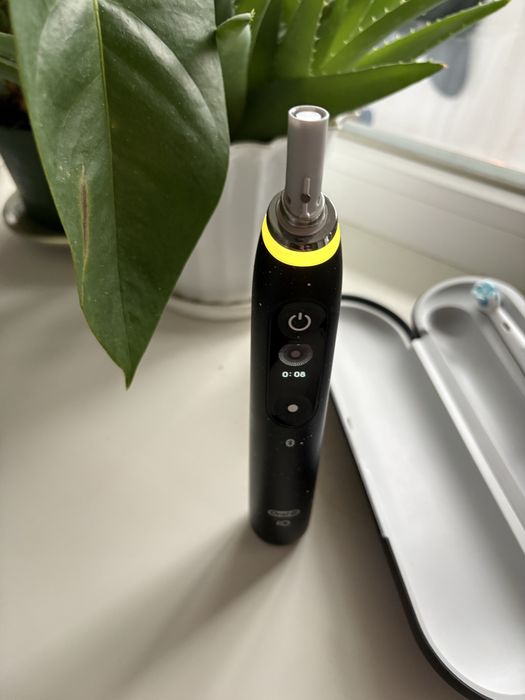 Зубна щітка Oral B iO 10