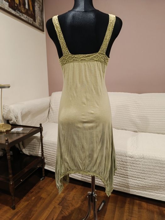 Zara, BY TRF, oliwkowa sukienka na szerokich ramiaczkach, rozm. M