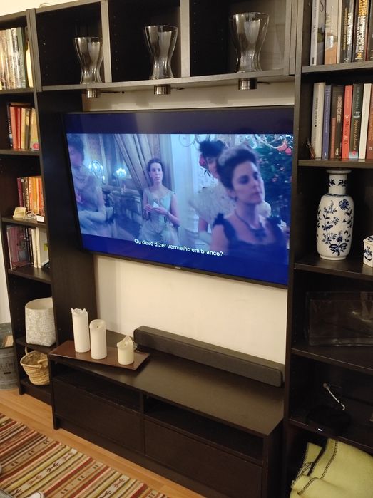 Móvel de sala IKEA Lack preto