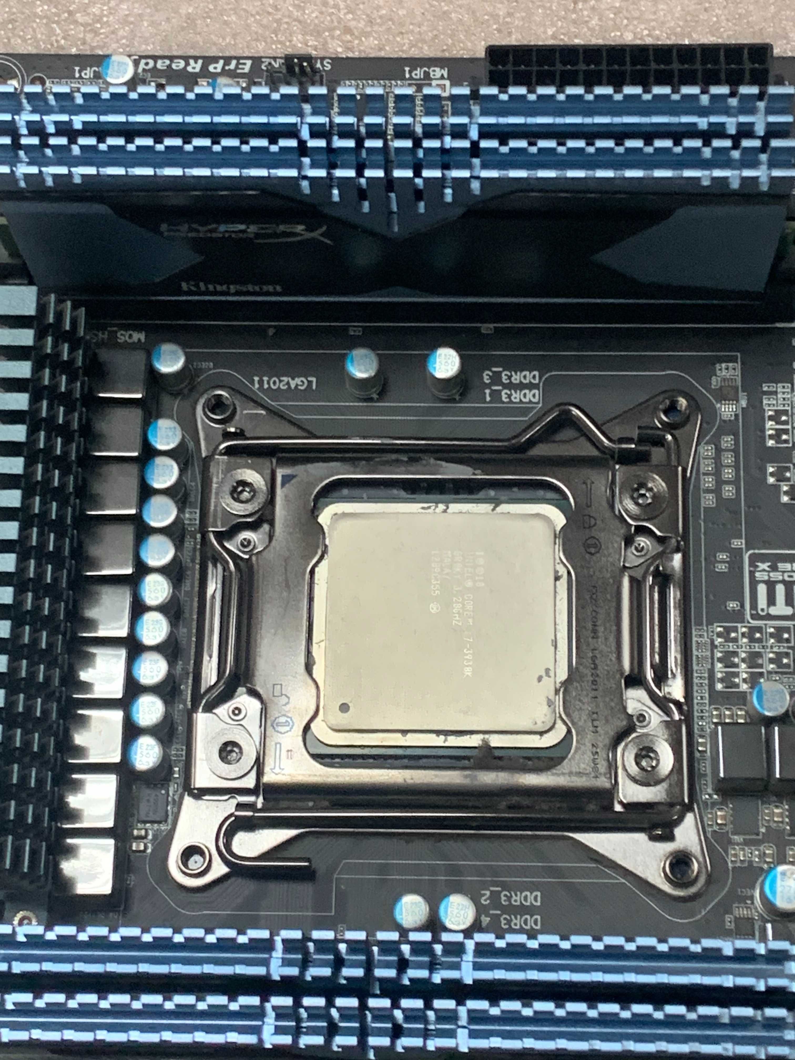 Материнська плата Gigabyte  GA-X79-UD3  в наборі