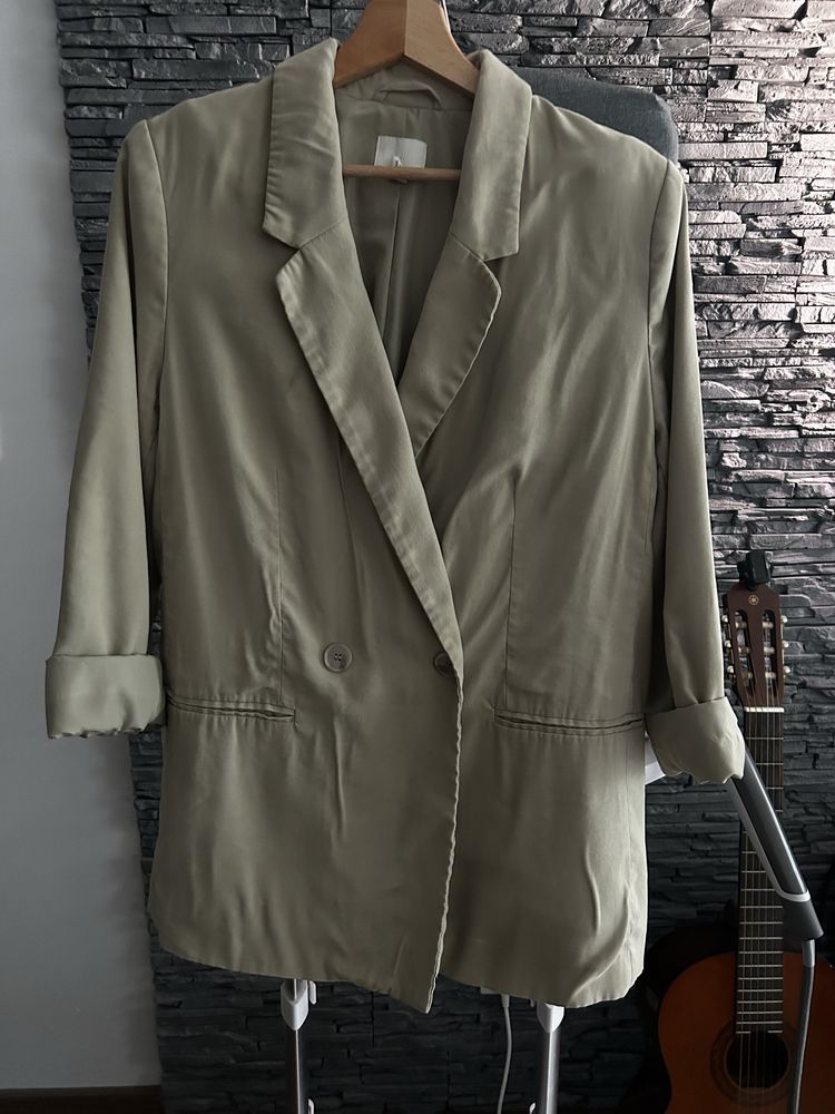 Beżowa marynarka H&M