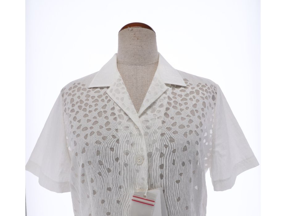 Biała, elegancka bluzka z guzikami marki Vera Moni,rozmiar 42