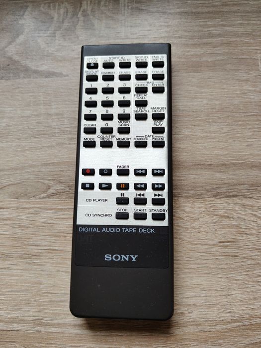 Pilot oryginalny sony rm-d2000