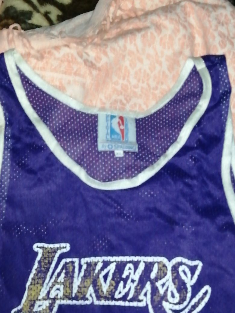 T Shirt Oficial 32 Antiga dos Lakers