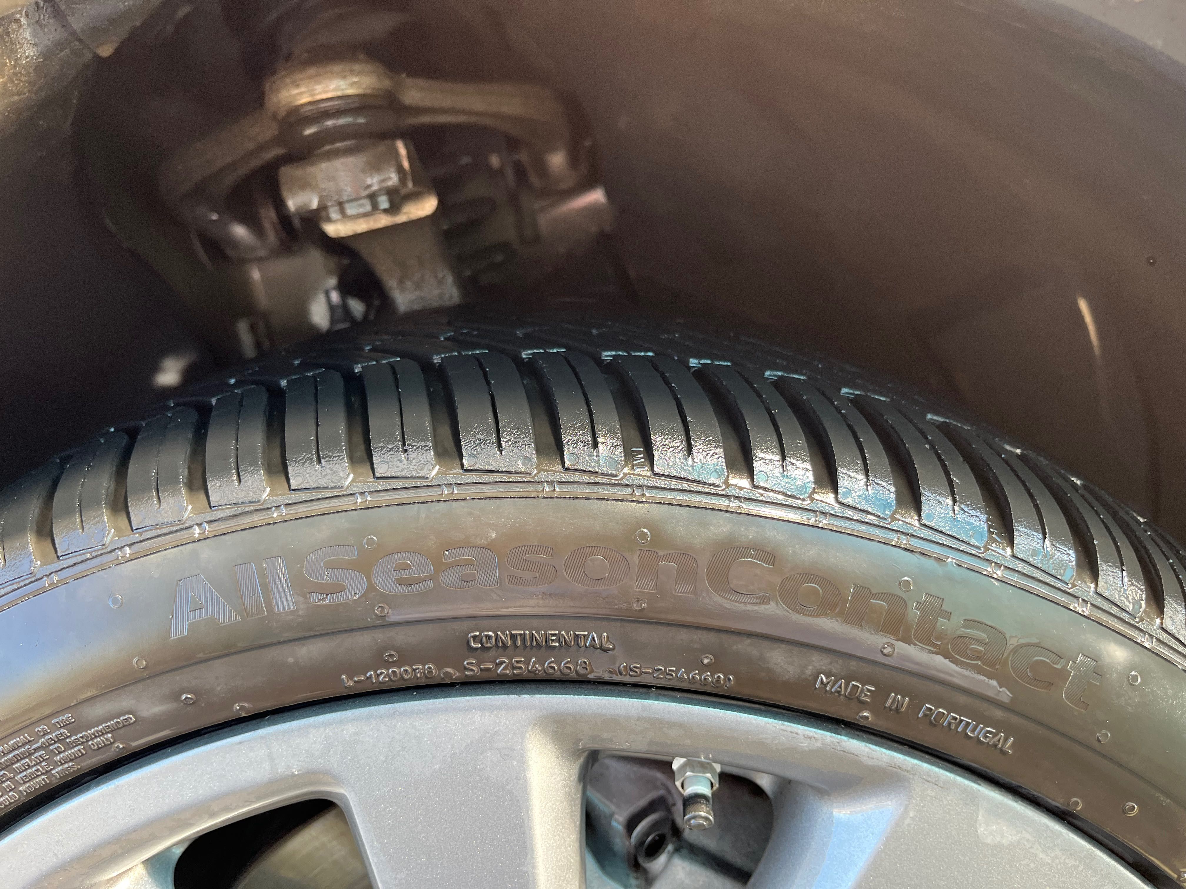 Дешево!!!Знижка!!!Шини Continental AllSeason Contact 245/40 R19