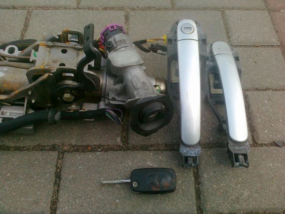 VW PASSAT B5 STACYJKA WKŁADKA KLAMKA KOMPLET LA7W