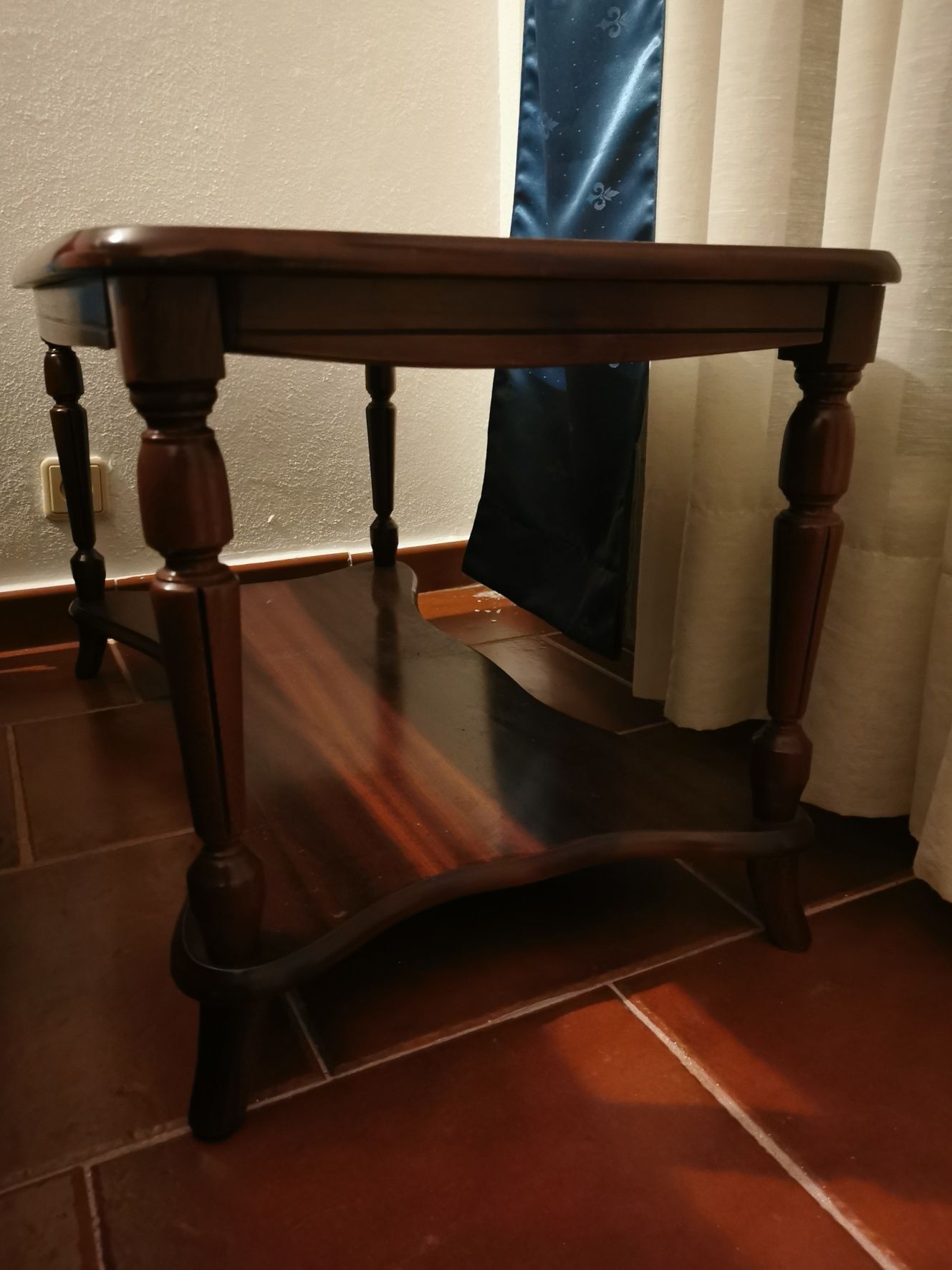 Mesa de centro em madeira