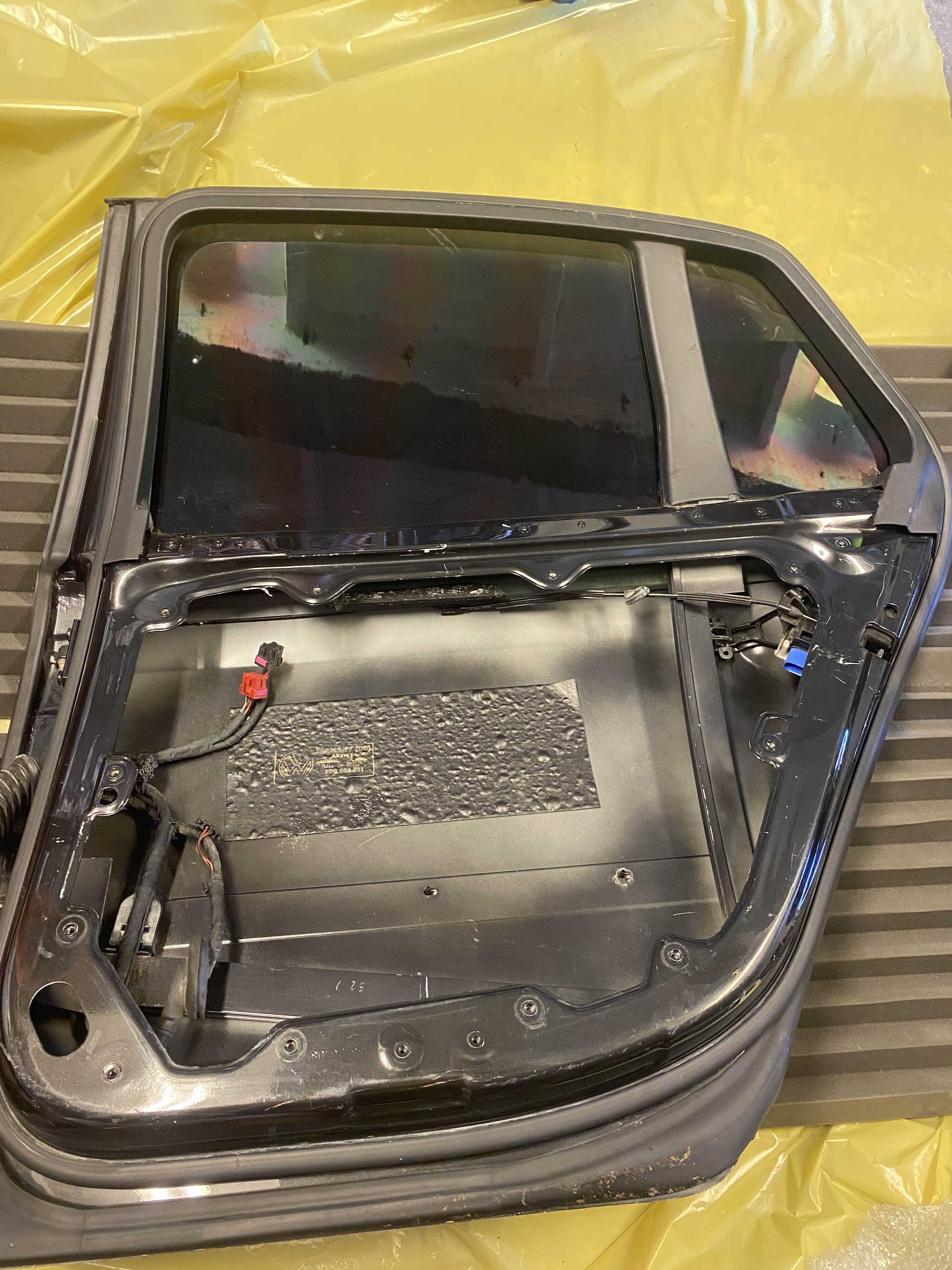 VW PHAETON LIFT 2012 – Drzwi tył prawe pasażera LD7Q Czarny Metalik