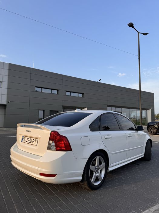 volvo s40 r-design