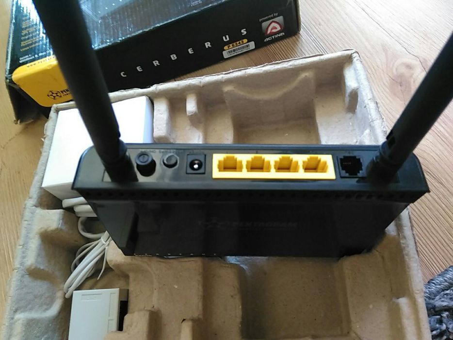 Bezprzewodowy Modem Router internetowy WiFi Pentagram Cerberus P6343