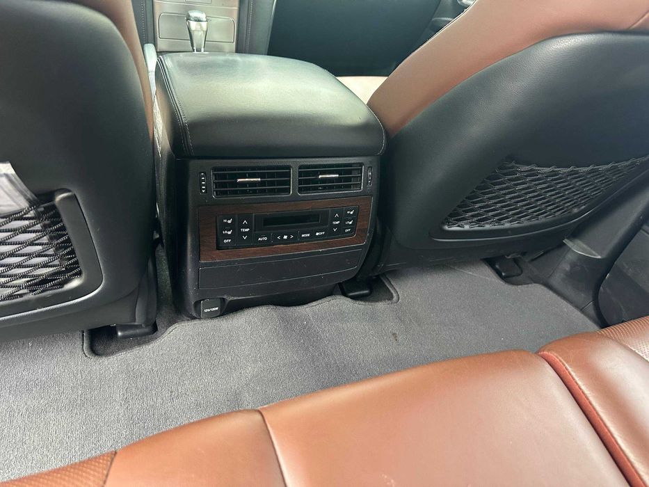 Toyota LC200 / Обмін на електромобіль.