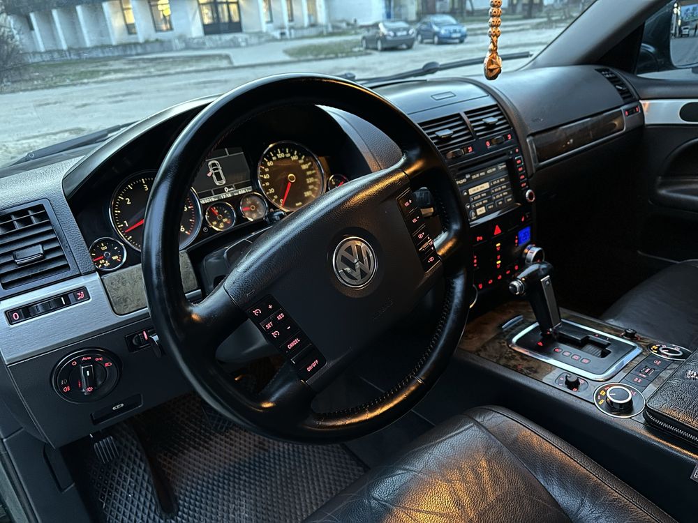 VOLKSWAGEN / Touareg 3.0 дизель обмен