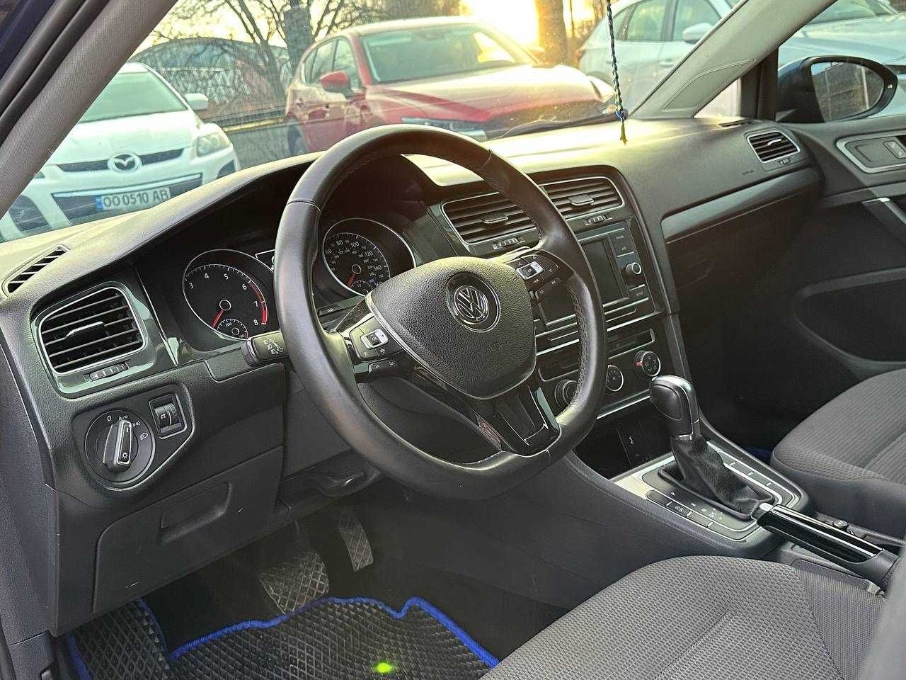 Авто Volkswagen Golf 2019