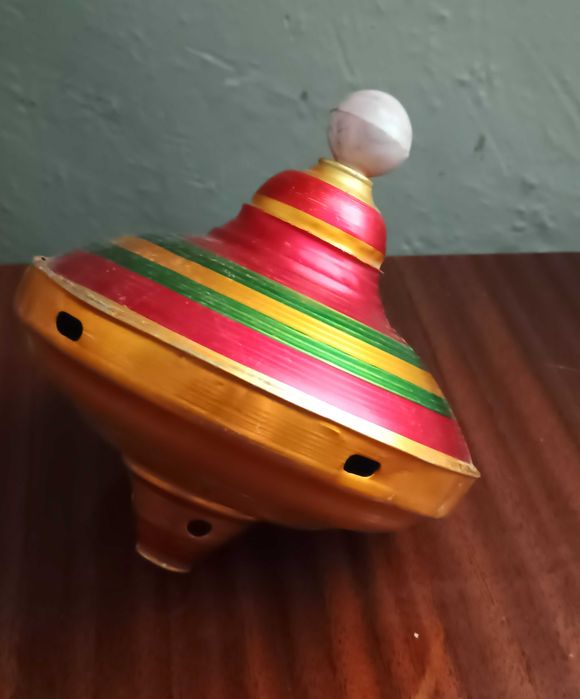 продам раритетну іграшку "Дзиґа" (металева)