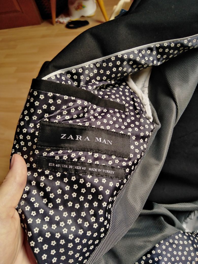 Czarny garnitur Zara