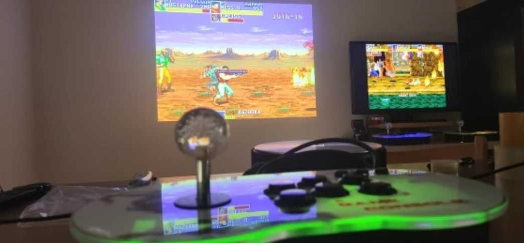 Consola com 15.000 Jogos até 4 players