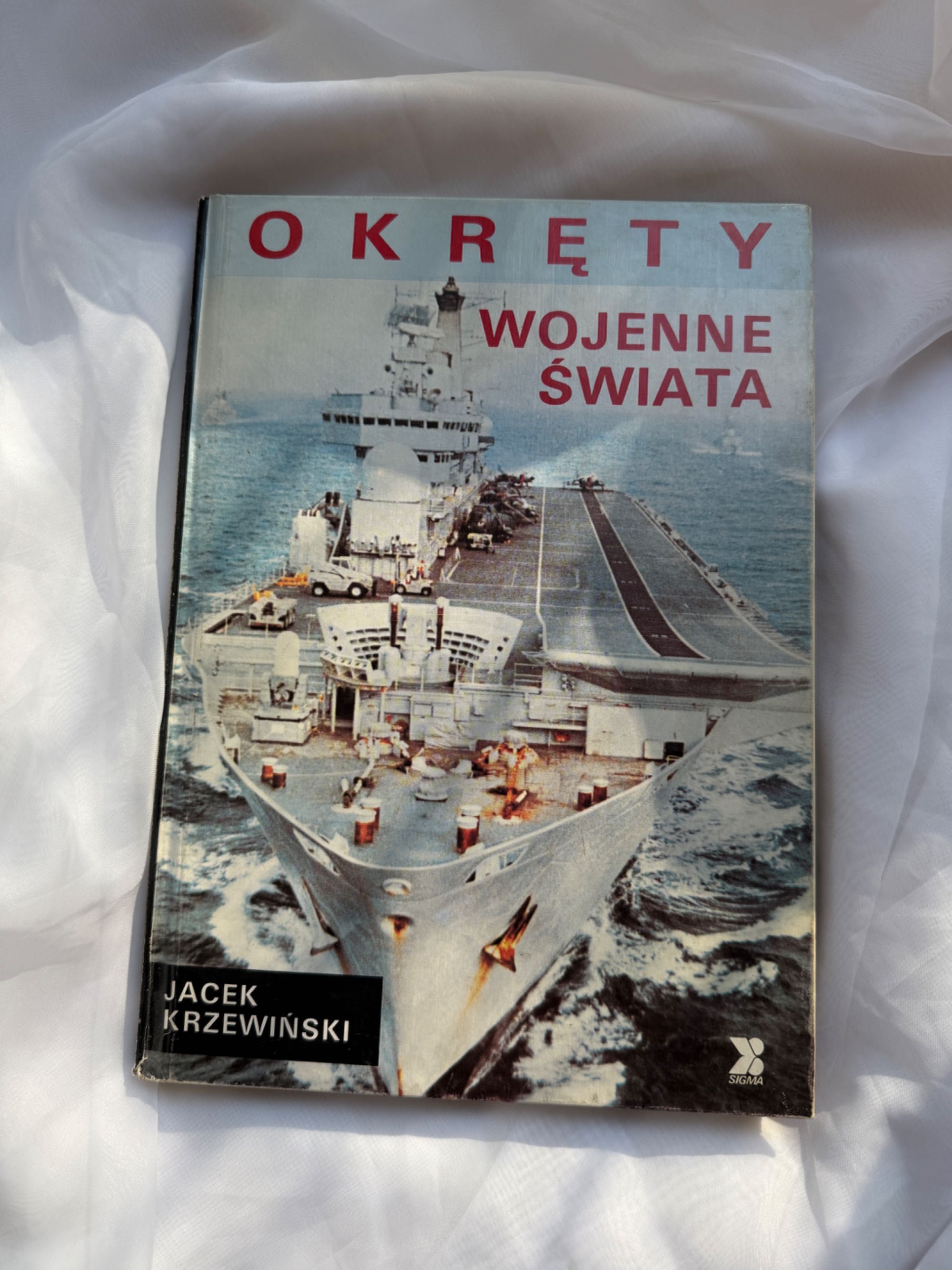 Książka Okręty wojenne świata Jacek Krzewiński