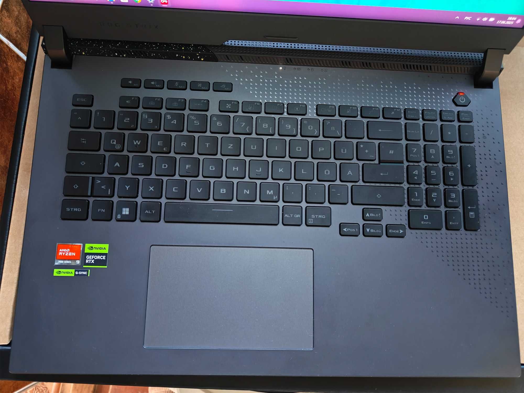 ASUS ROG STRIX 17,3" 2K, 16gb/1tb ,RTX 4060 8Gb 140W,Ryzen 9 7845HX