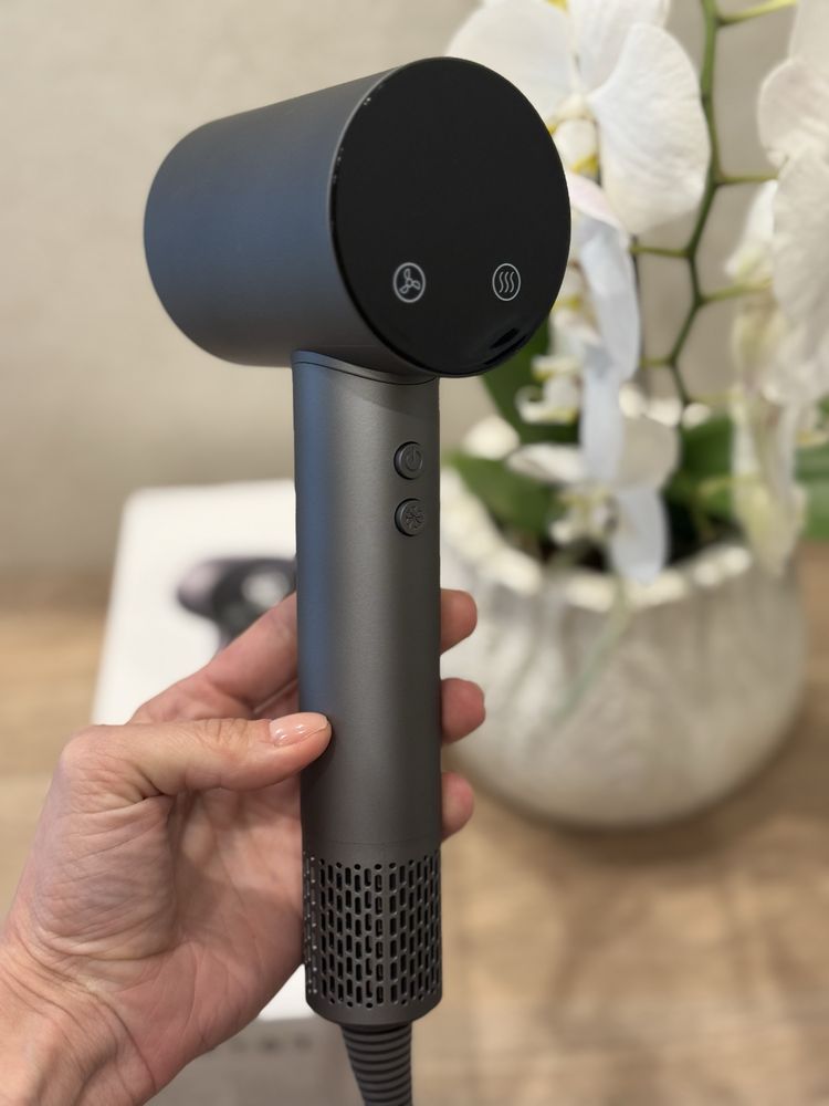Suszarka do wlosow z jonizacją a’la dyson . Grey szara 1500W