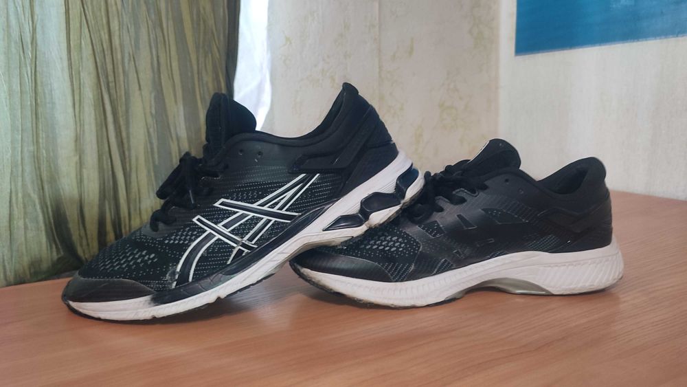 КРОССОВКИ  2 пары  ПО 500грн ФИРМЕННЫЕ Б/У состояние 9/10  РОЗМІР 44