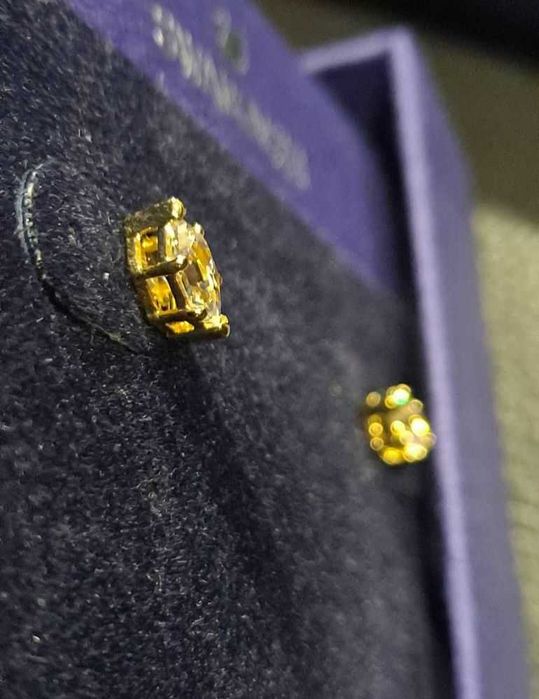 BRINCOS SWAROVSKI NOVOS (com caixa) Nunca usados