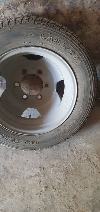 Шини з дисками в гарному стані