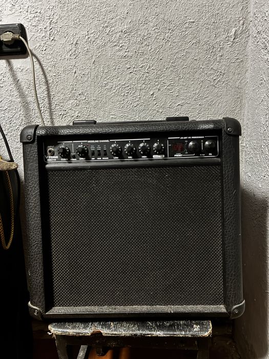 Behringer v-tone gmx 110 комбік на 30 ват